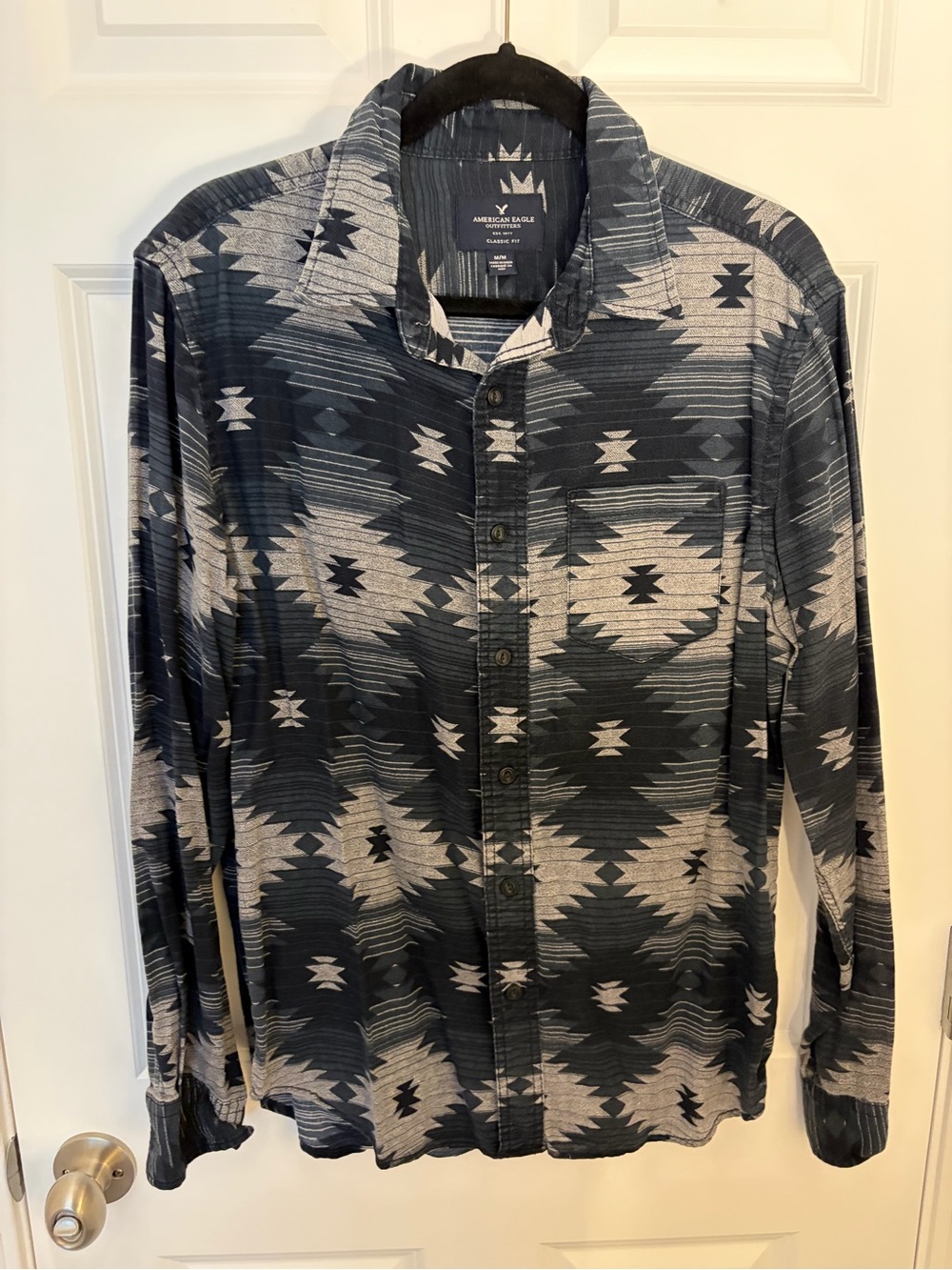 Vintage American Eagle Navy and Gray Aztec Western Button-Up Shirt Medium